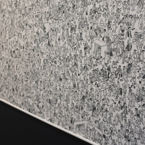 トイレには遊び心のあるアクセントクロスを使用しています♪
